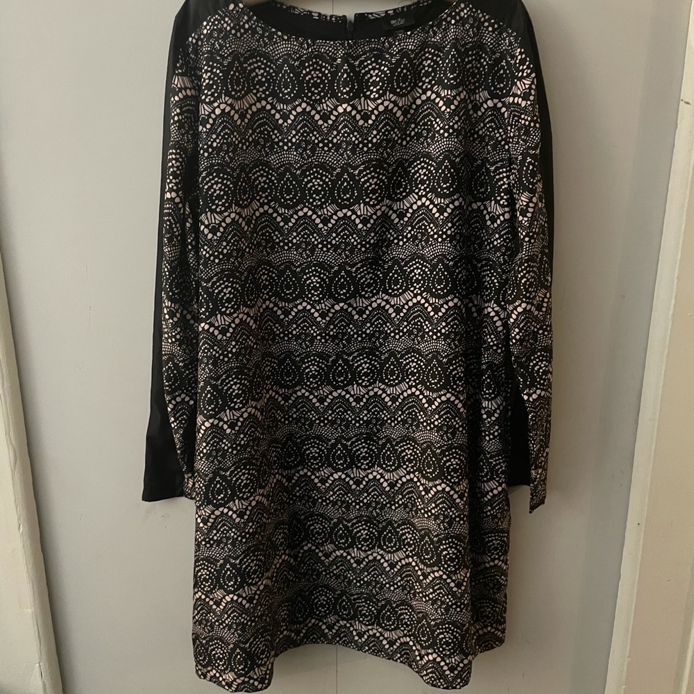 Mossimo black and cream colored dress. XXL